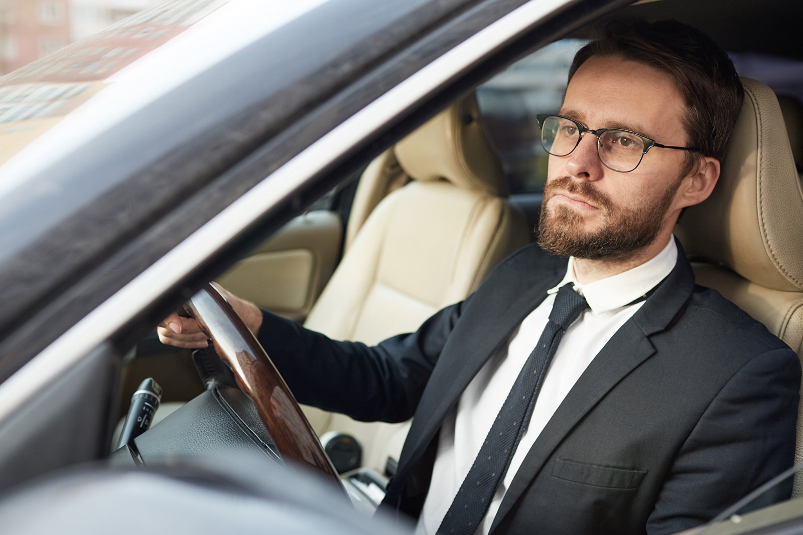 Chauffeur privé pour déplacements professionnels à Aix-en-Provence & Marseille Chauffeur privé pour déplacements professionnels à Aix-en-Provence & Marseille